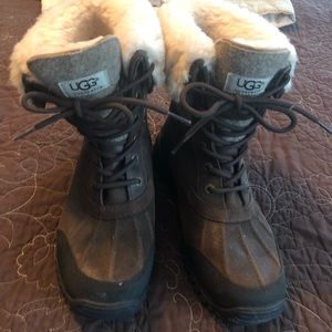 Ugg Adirondack II snow boots